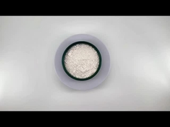 يستخدم بيروفوسفات الحديد من الدرجة الغذائية كمكمل للحديد في المشروبات الصلبة والمشروبات الحليبية